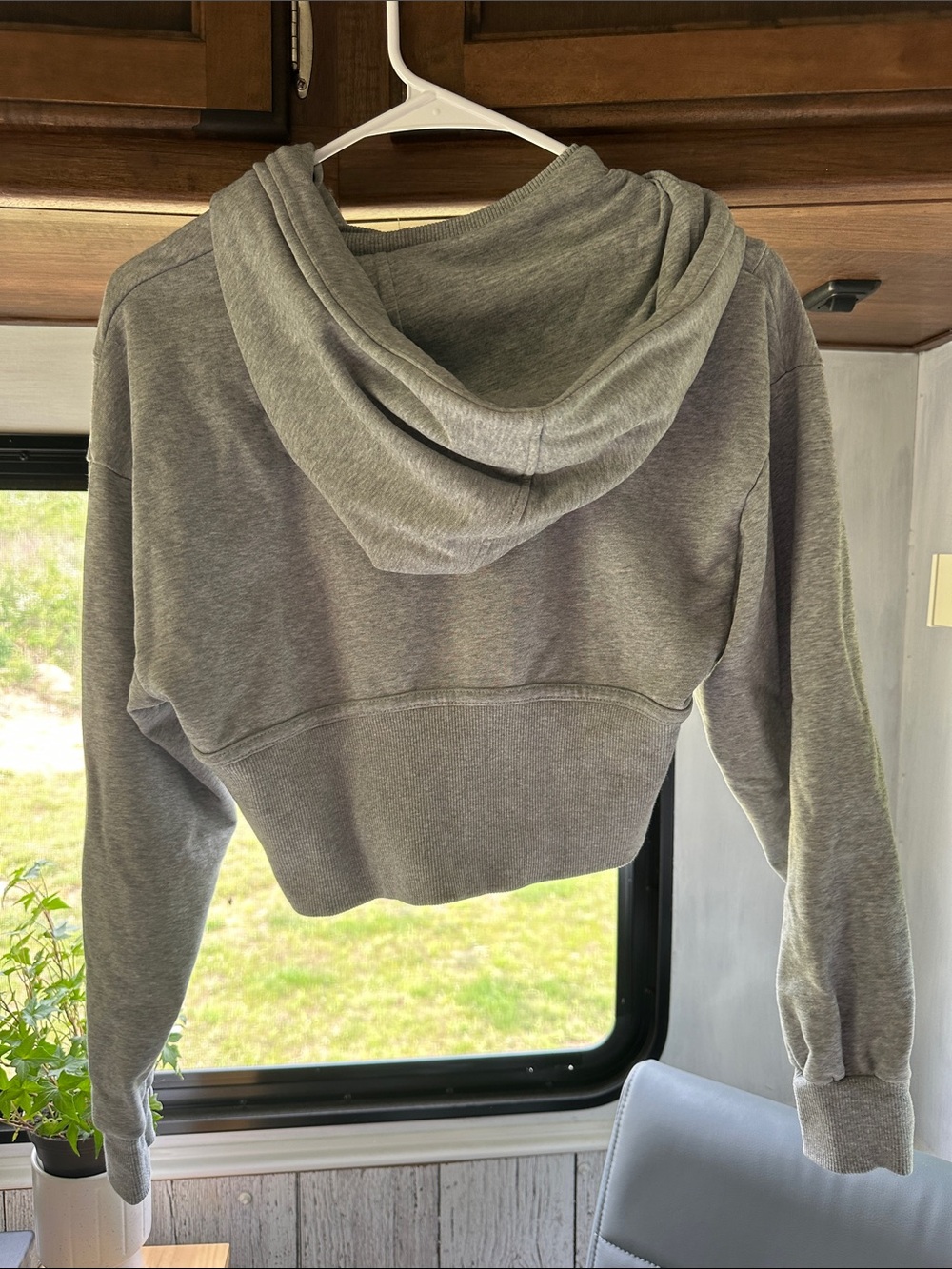 Joy lab - Cropped Gray Zip-Up Hooded Sweatshirt size small ( no size tag ) - Picture 7 of 7